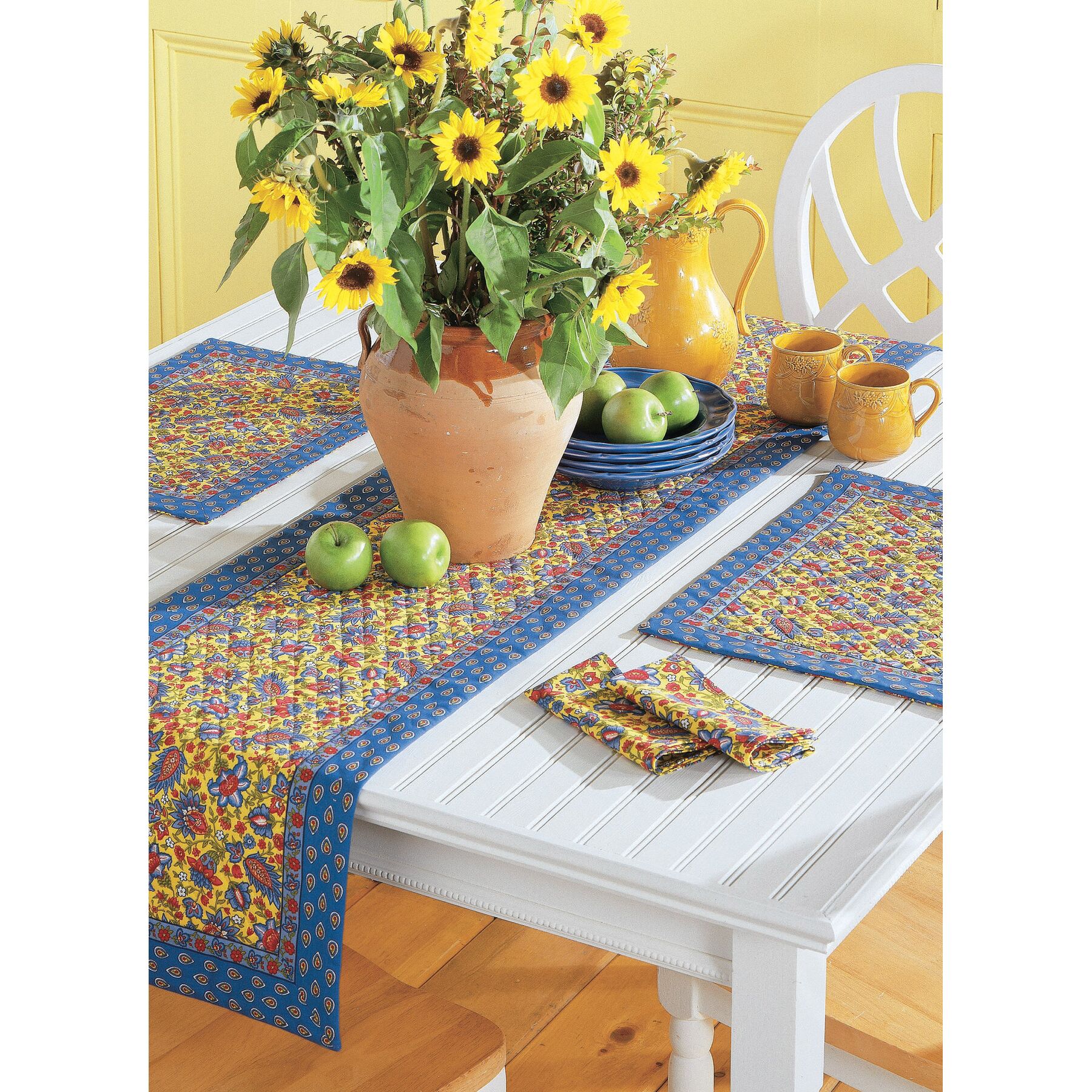 Simplicity Sewing Pattern S9401 Tabletop Accessories and Chair Pad